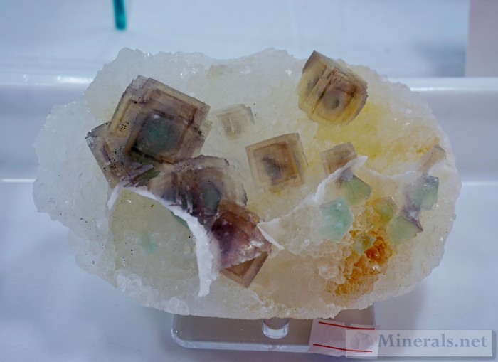 New Find of Multicolored Fluorite Cubes on Matrix from Zhejiang Prov., China