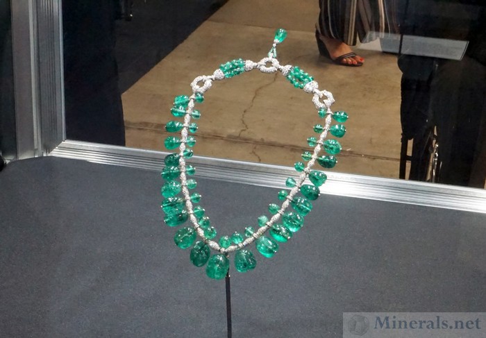 Post Emerald Necklace with Colombian Emeralds Smithsonian Institution