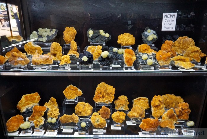 New Find of Orange Calcite Crystals from Luban, Poland, Spirifer Minerals