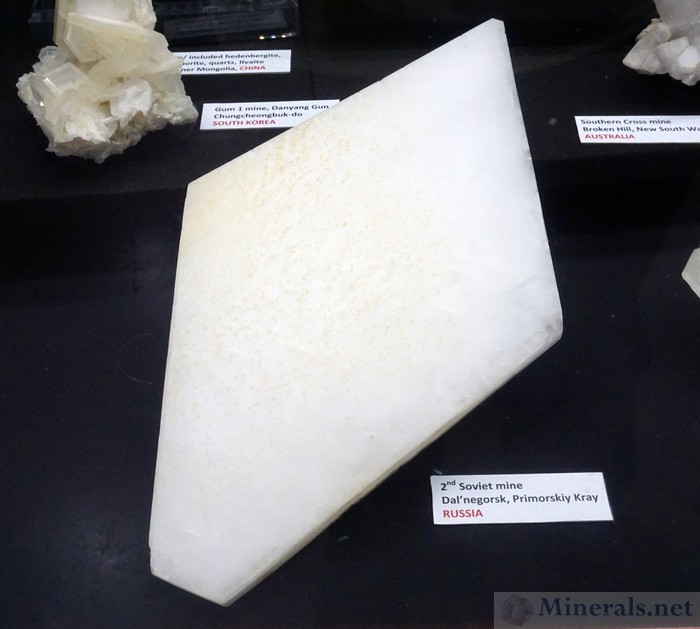 Odd-Shaped Calcite Crystal from the 2nd Soviet Mine, Dal'negorsk, Russia, Cincinnati Museum Center