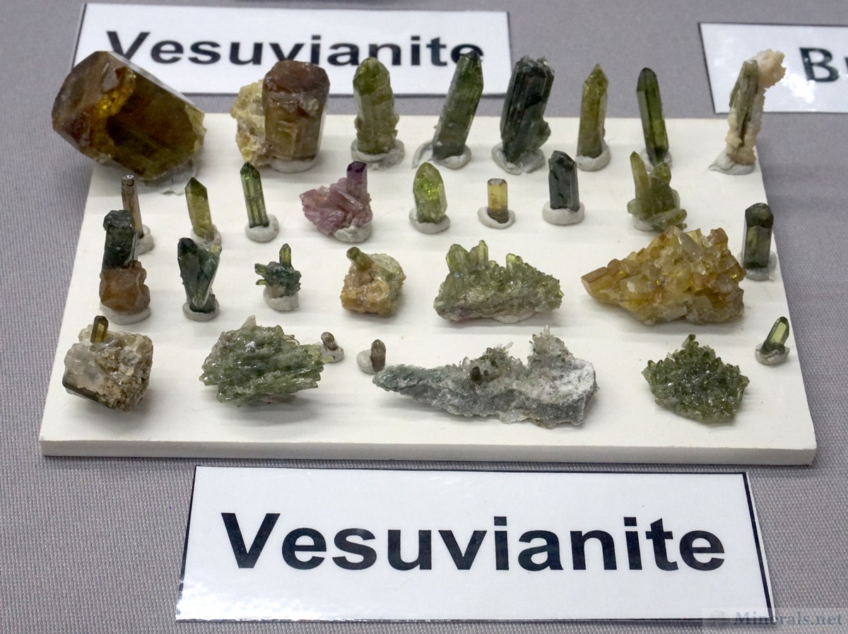 Gem Vesuvianite from the Bazhenovskoe Asbestos Deposit, Russia, Elena Novgorodova and Alexander Loskutov