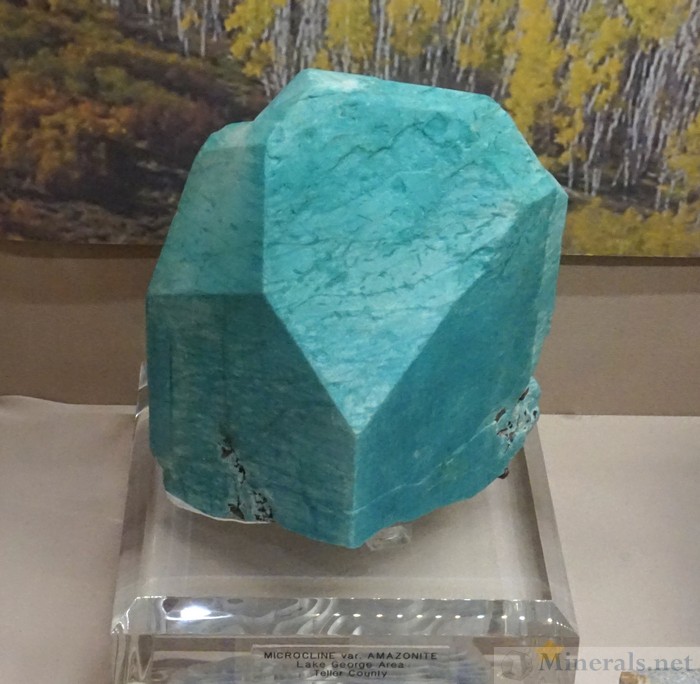 Amazonite Baveno Twin from Pikes Peak, Teller Co., CO - Colorado School of Mines Museum
