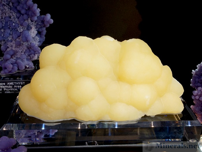 New Find of Yellow Botryoidal Calcite from Ait El Abbas, Midelt, Morocco